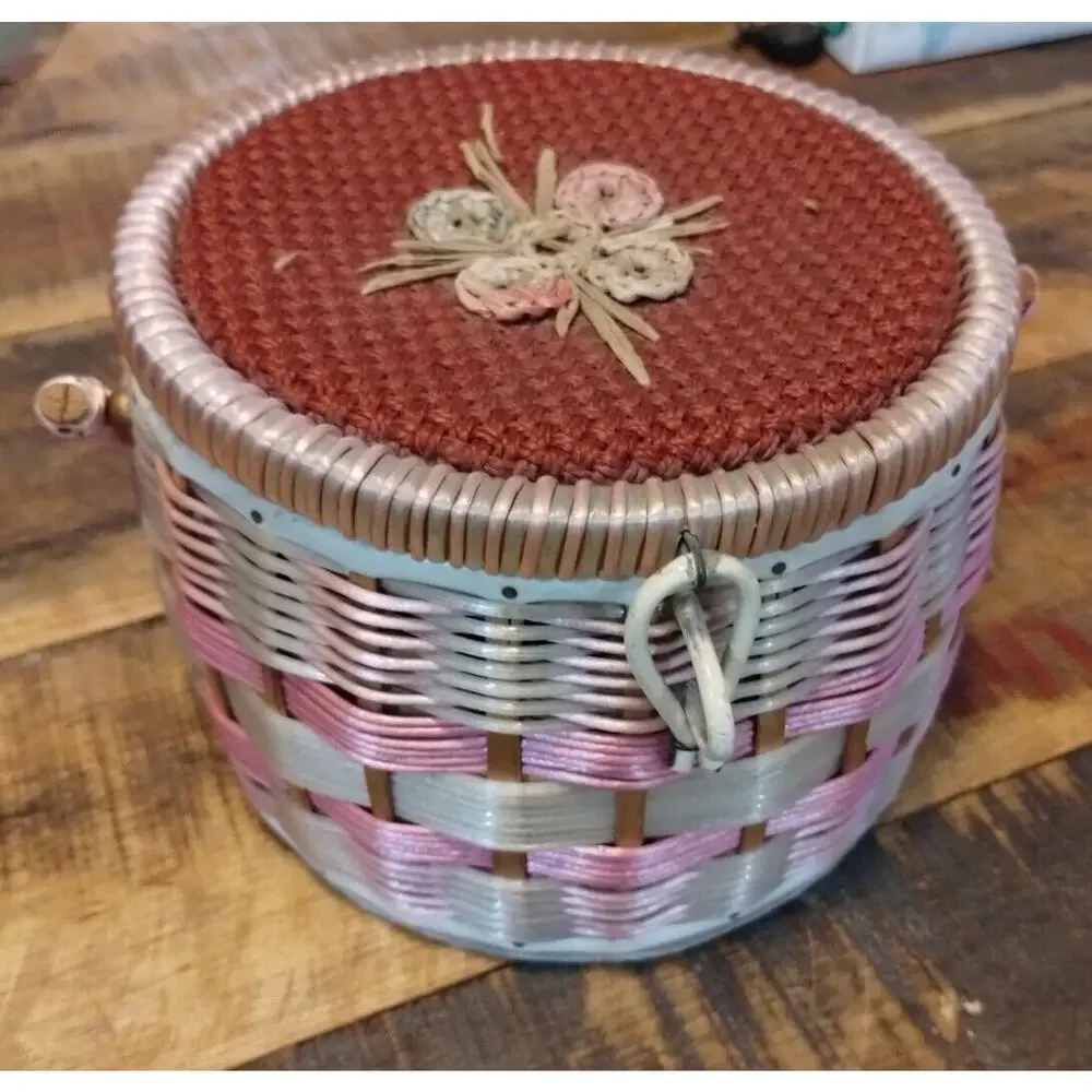 Round Wicker Basket Music Box - Hinged - 6